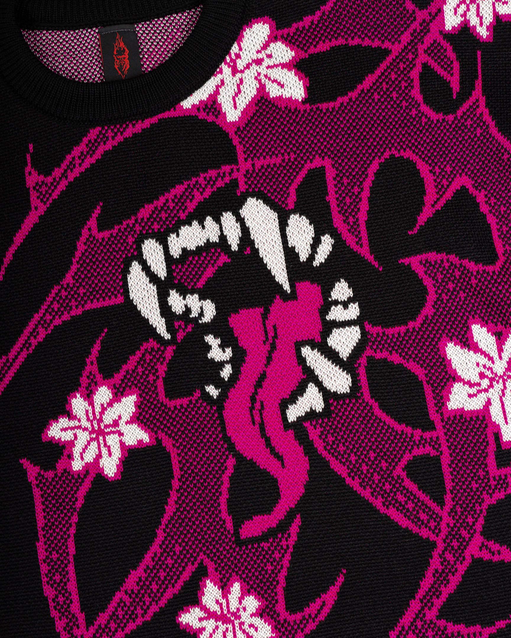 Sakura Razrval/Sweater