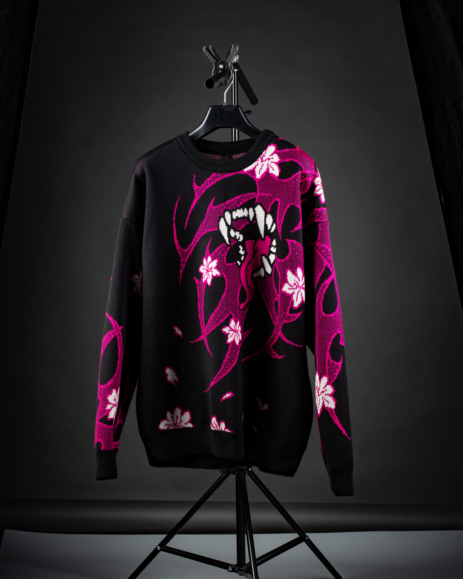 Sakura Razrval/Sweater